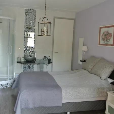 Von Clermont Park Bed & Breakfast *